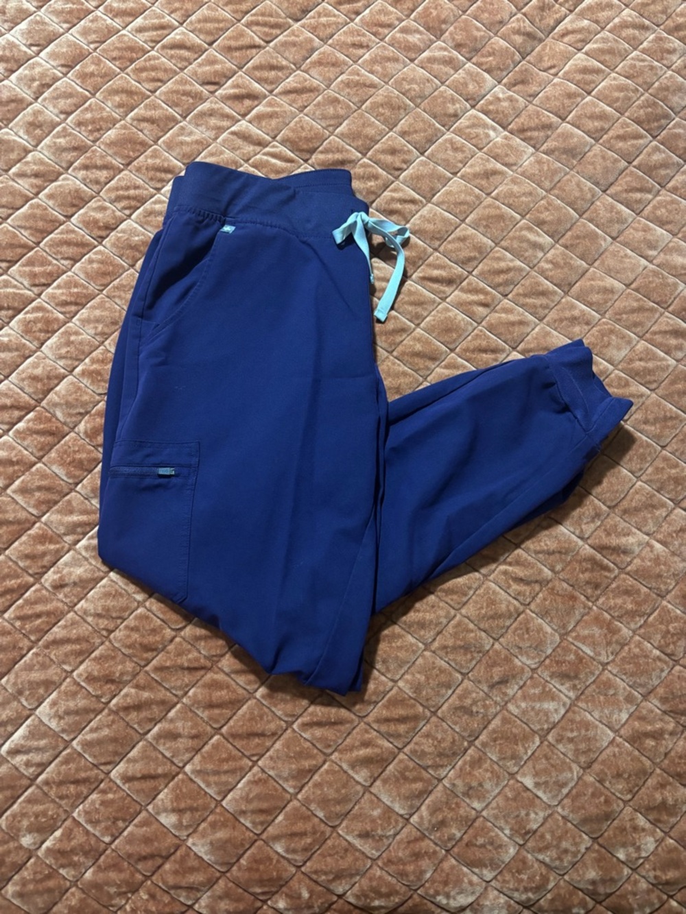 Fig Zamora Jogger Scrubs- Women’s L